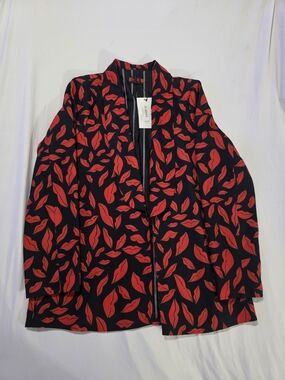 ISLE Lip Print Crepe Blazer NWT Size Large Soho Statement Jacket